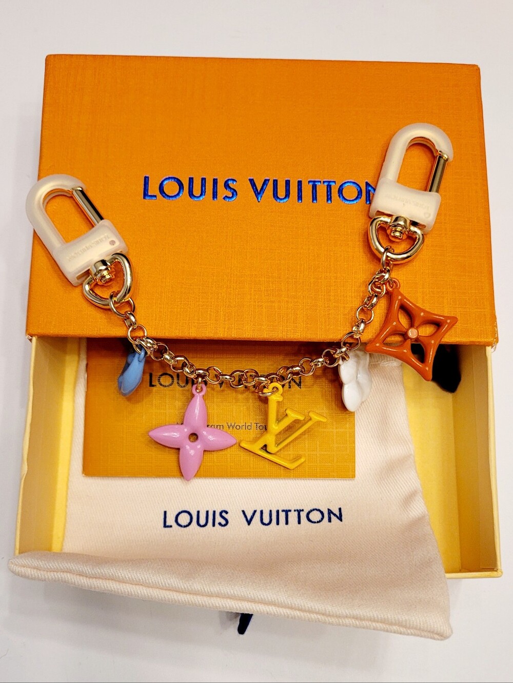 🇫🇷 L.V. Multicolor✨️ Flower Charm Chain in Gold✨️ Hardware🇫🇷